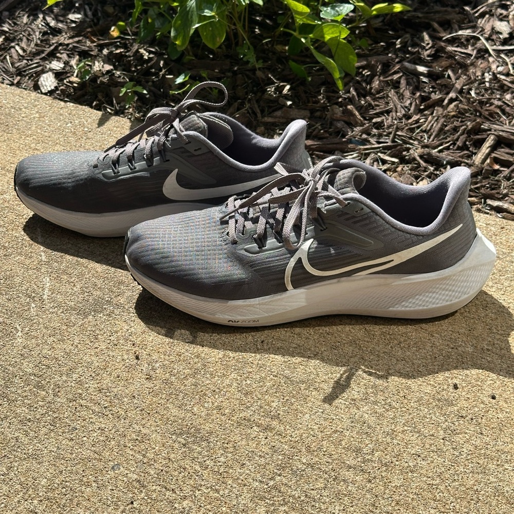Nike Pegasus Air Zoom Shoes - Picture 3 of 7